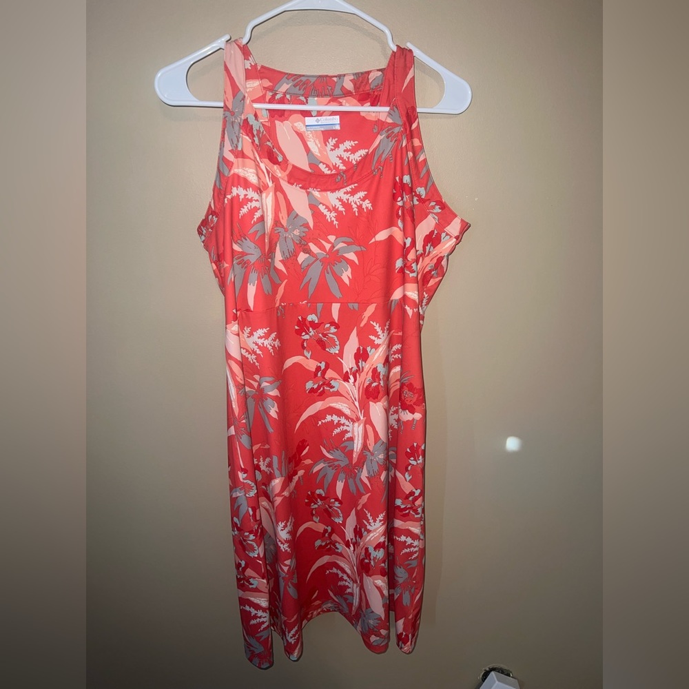 Size L Columbia Dress